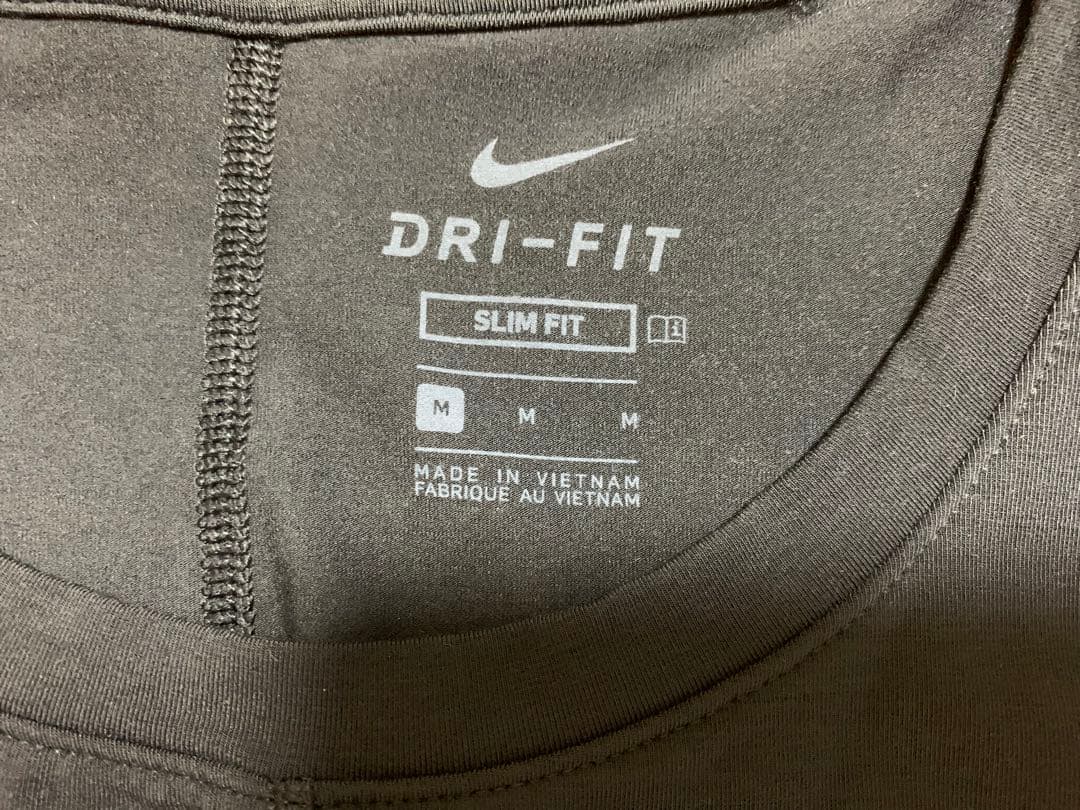 ナイキ ヨガ Dri-FIT タンクトップ BV4037-010 黒