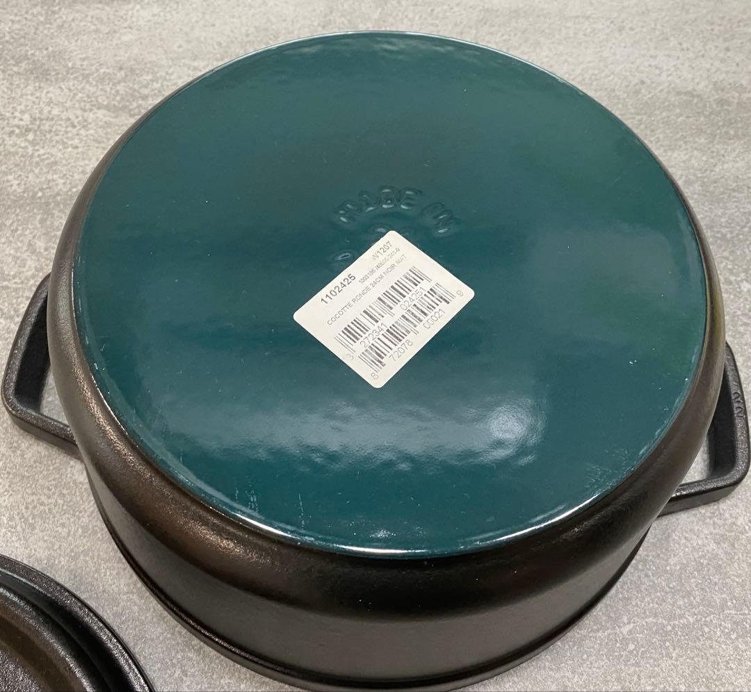 24cm STAUB LA COCOTTE ブラック　ピコ・ココット ラウンド