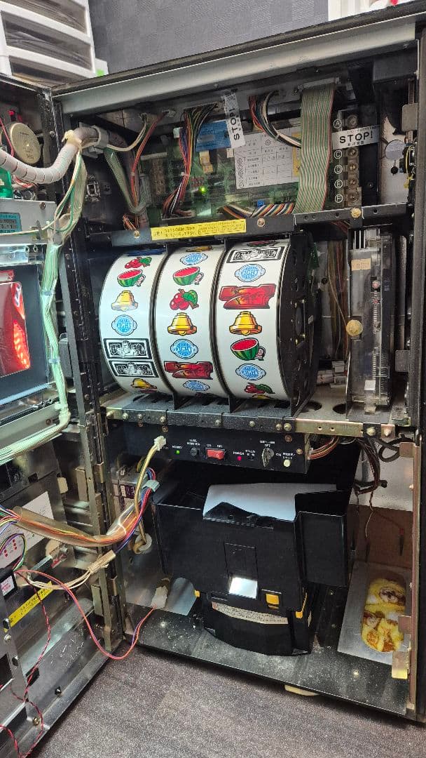 アントニオ猪木自身がパチスロ機 不要機付き 送料無料！！ パチスロ　実機