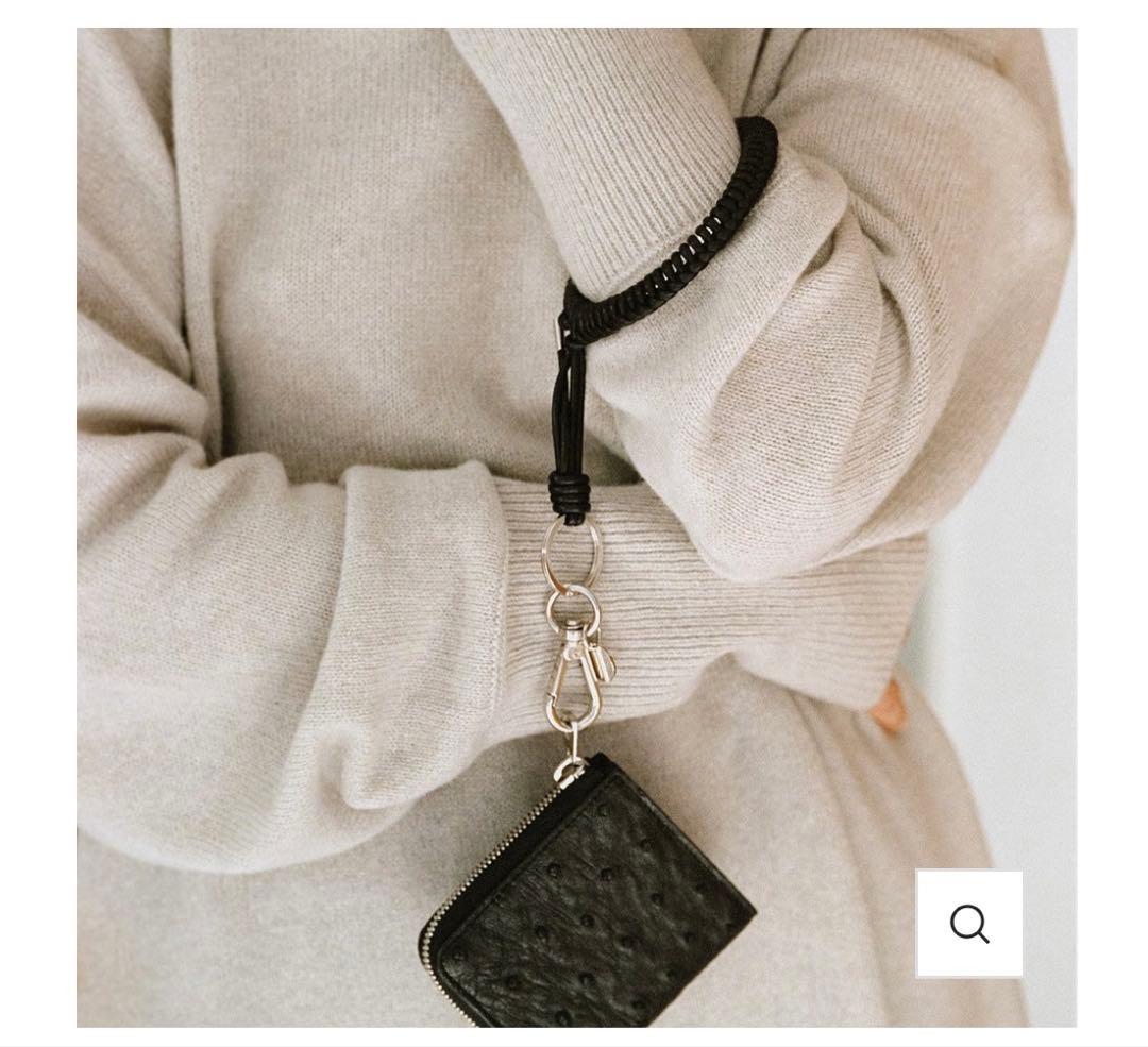 itti イッチ　CRISTY KNOT WRIST CIRCLE CHARM