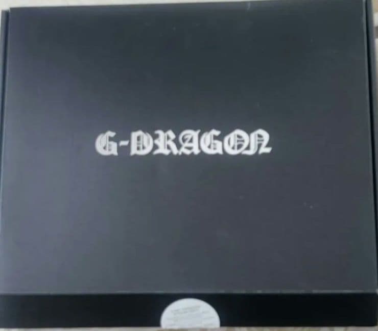 G-DRAGON 2013年ONE OF A KINDウィンドブレーカー 黒