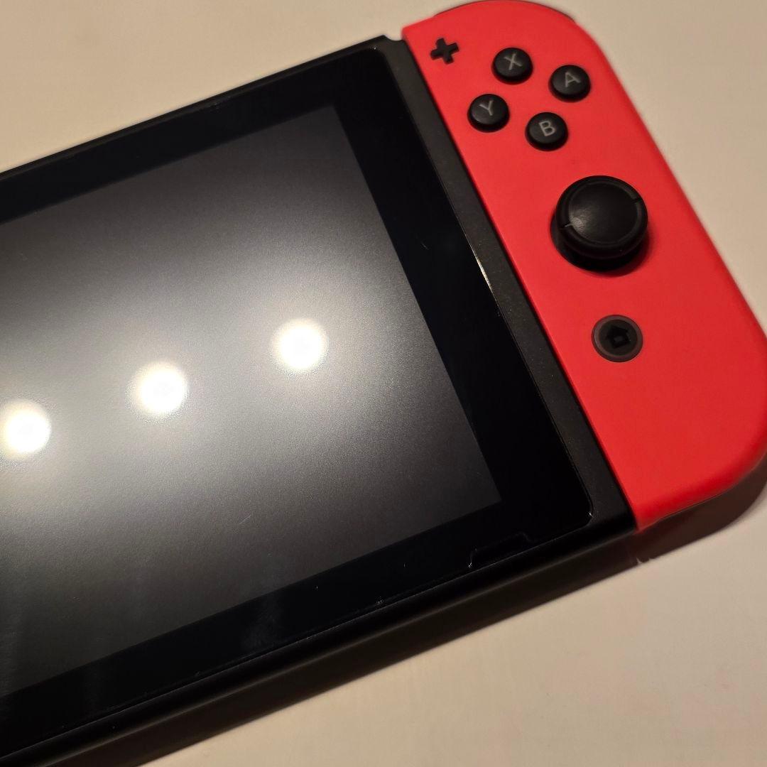 美品 Nintendo Switch 本体 青/赤 ジョイコン付き