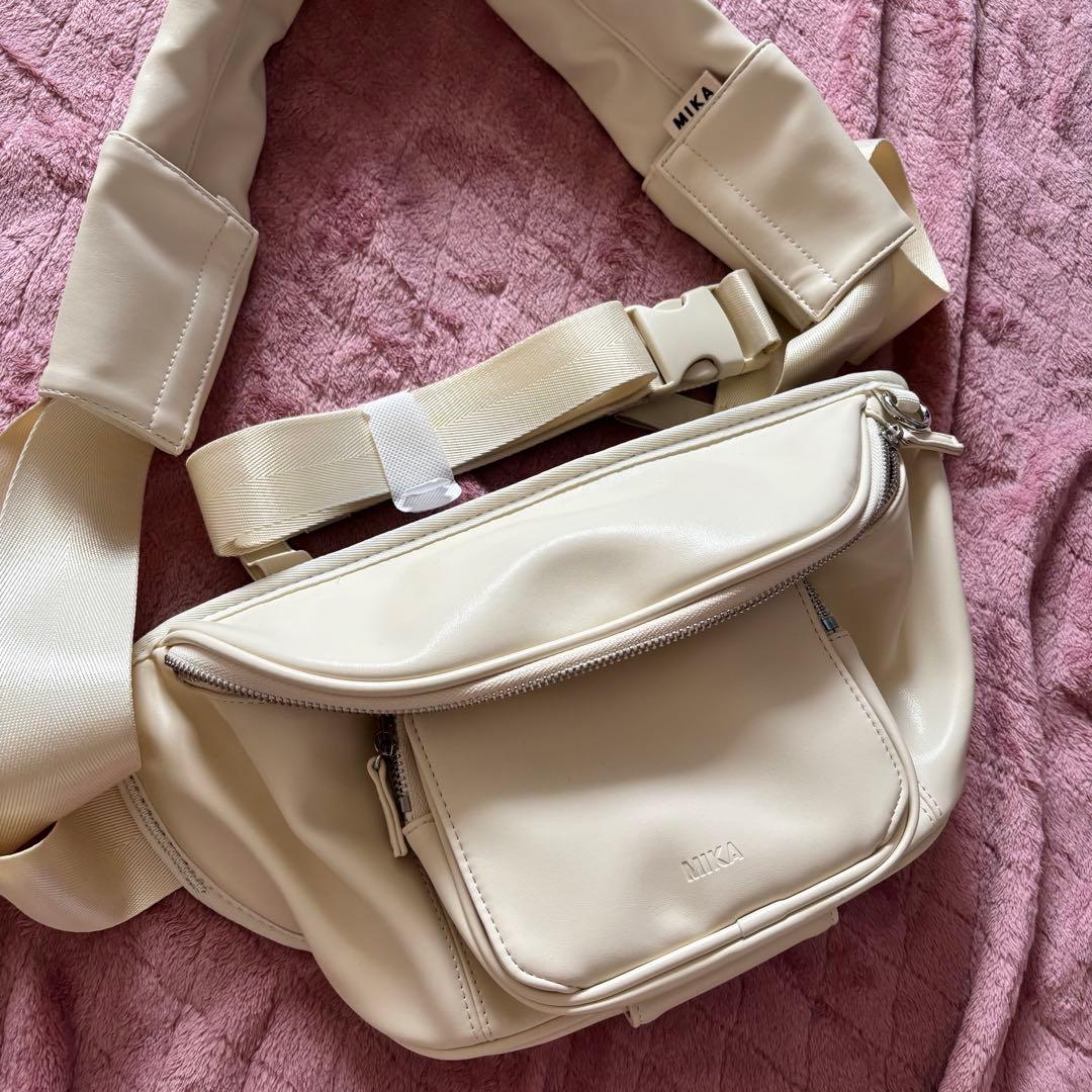 Mika Hugsling Bag アイボリー