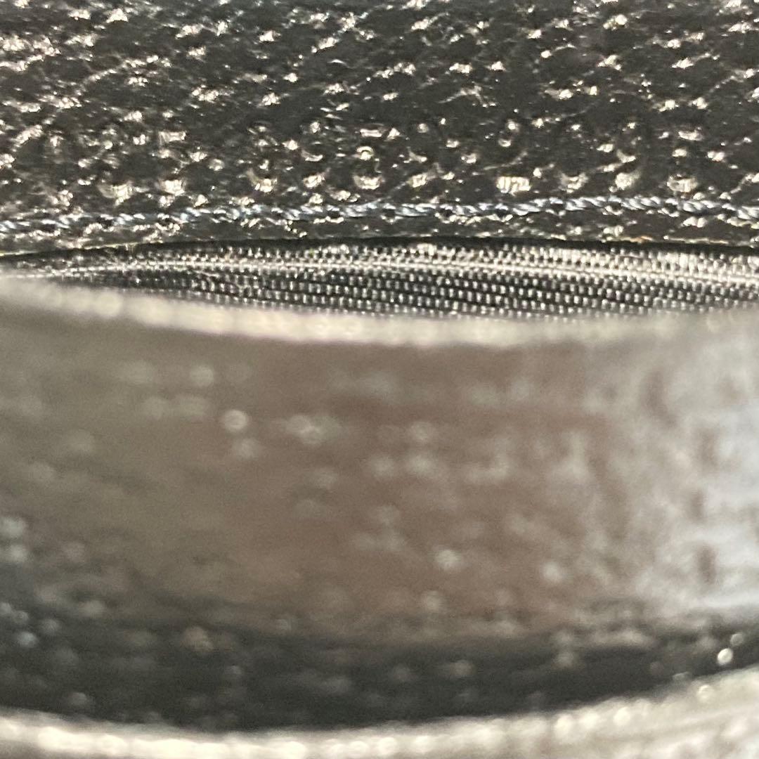 お買い得品　美品　GUCCI グッチ　二つ折り　財布　シルバー　金具　黒　レザー