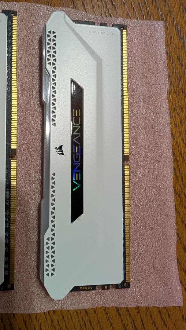 メモリー CORSAIR DDR4 3200Mhz 16GB VENGEANCE RGB