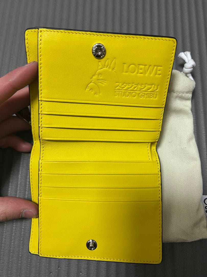 未使用品 LOEWE 二つ折り財布 ジブリ トトロ ロエベ イエロー