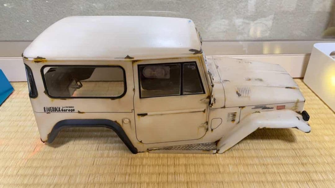 タミヤ ランクル40 ボディ 1/10 cr-01 おしゃれなライト付き
