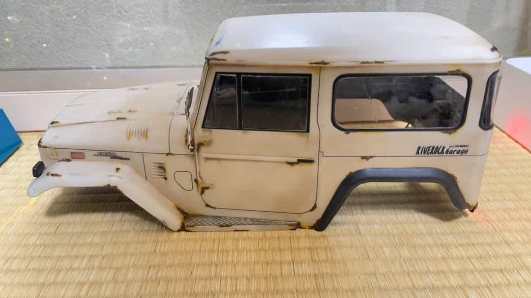 タミヤ ランクル40 ボディ 1/10 cr-01 おしゃれなライト付き