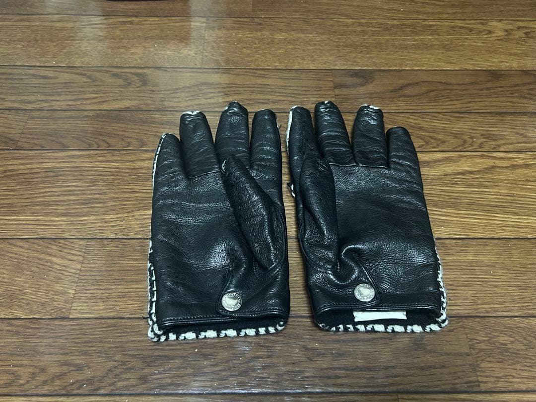 alexander mcqueen ツイード手袋　破れあり