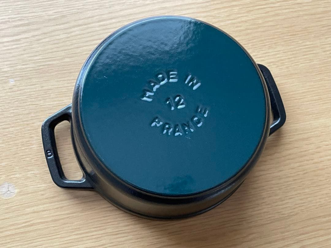 美品　staub ストウブ　12cm ココットラウンド　黒　ブラック