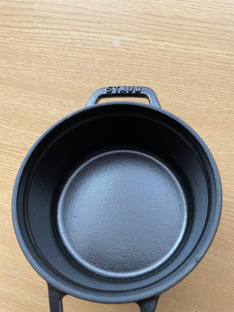 美品　staub ストウブ　12cm ココットラウンド　黒　ブラック