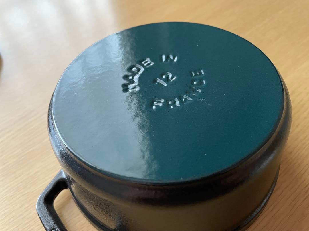 美品　staub ストウブ　12cm ココットラウンド　黒　ブラック