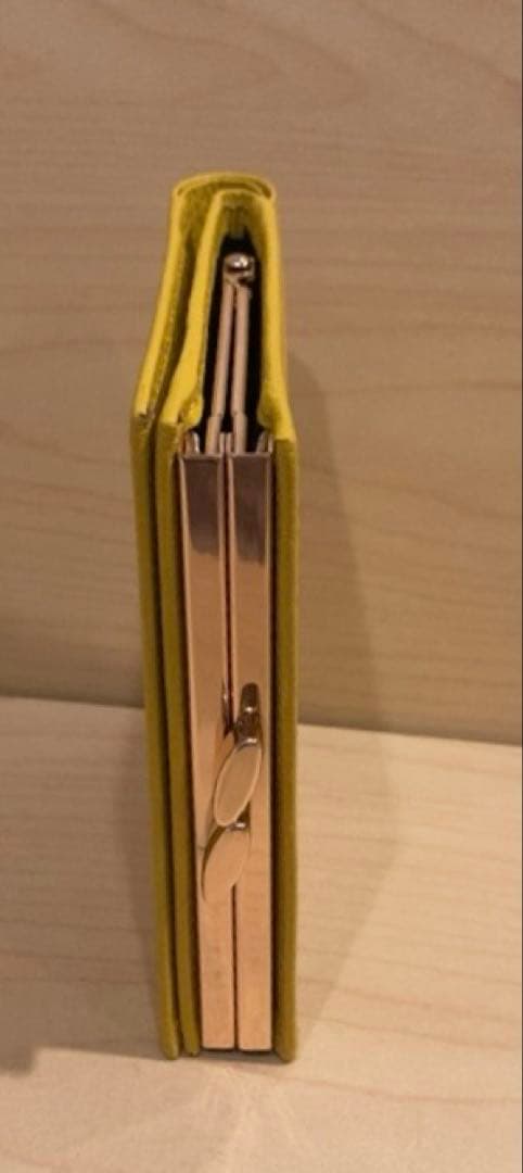 ま*ん様 皇居 二つ折り財布 がま口 黄色 イエロー 菊の御門
