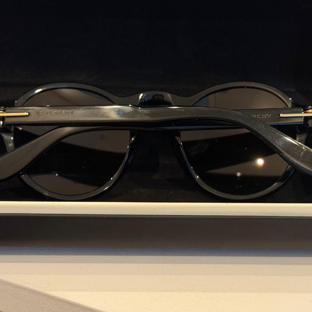 GIVENCHY ブラック サングラス