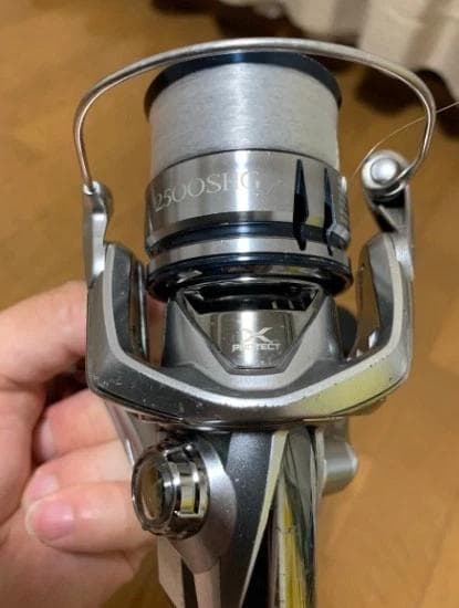 リール Shimano 19 STRADIC 2500SHG e148