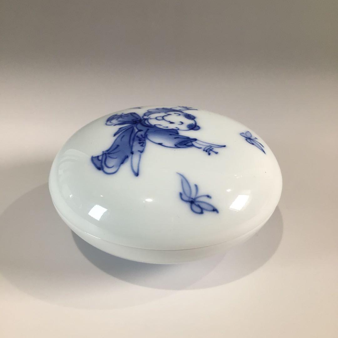Ｐ４５１　香合　『三川内焼』『嘉久正窯造』『染付唐子絵』『丸香合』　共箱　茶道具