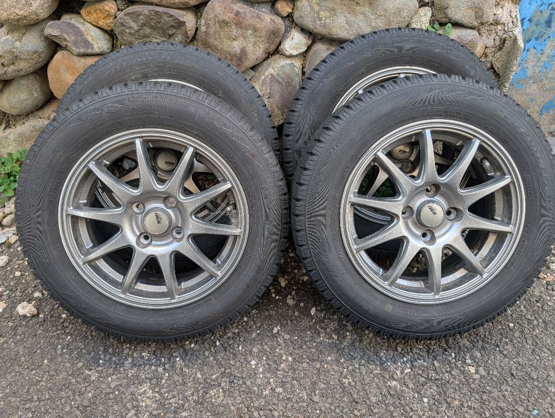 スタッドレスタイヤ 165/70 R14