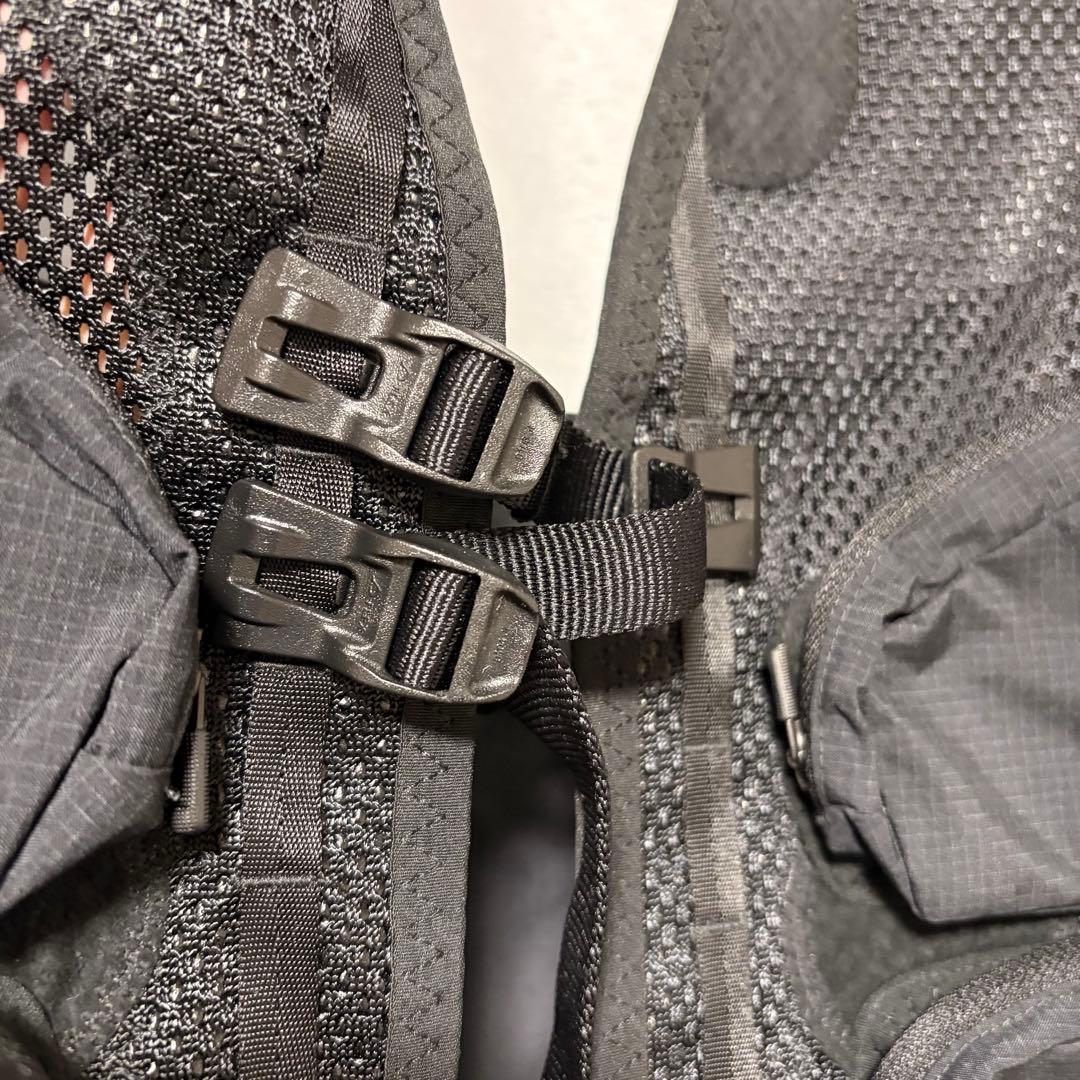 ナイキラボ　ispa　メッシュベスト　L/XL　黒ブラック