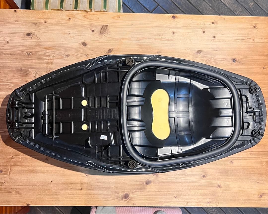 再出品 美品 YAMAHAトリシティ155 SG81J（2023年）純正シート