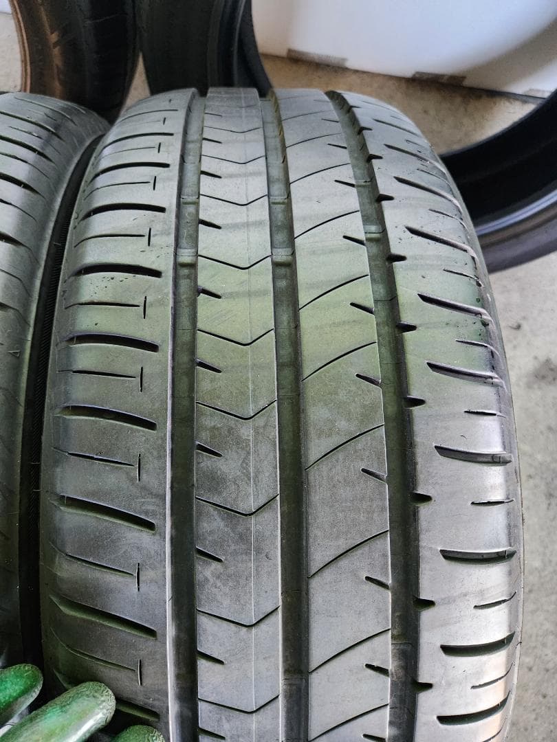 送料込☆2021年製 ブリヂストンタイヤ 235/50R18日本製☆4本