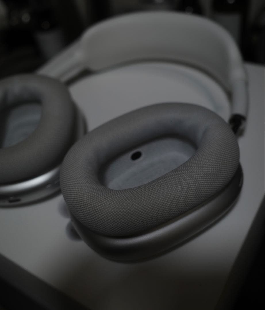 本体新品 Air Pods Max Silver ヘッドホン 廃盤モデル　箱付き