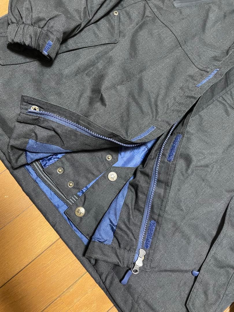 スノーボードウェアとパンツセット