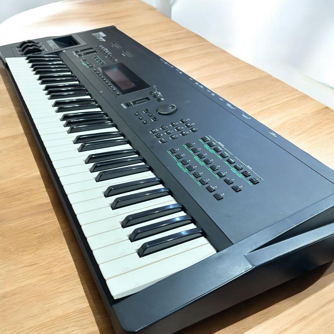 動作品✨ヤマハ SY77 シンセサイザー 61鍵盤 説明書完備 美品 音出しOK