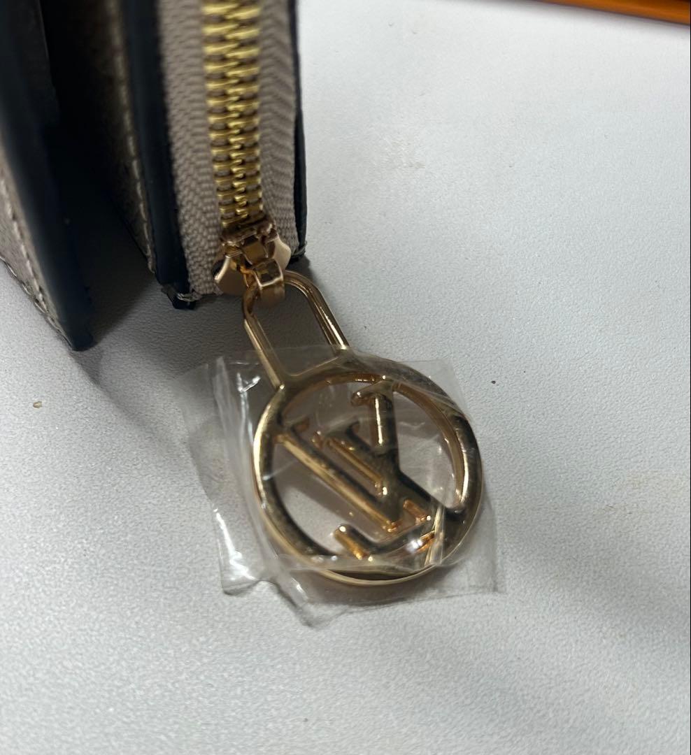1点のみ LOUIS VUITTON 二つ折り折り財布 ノベルティ