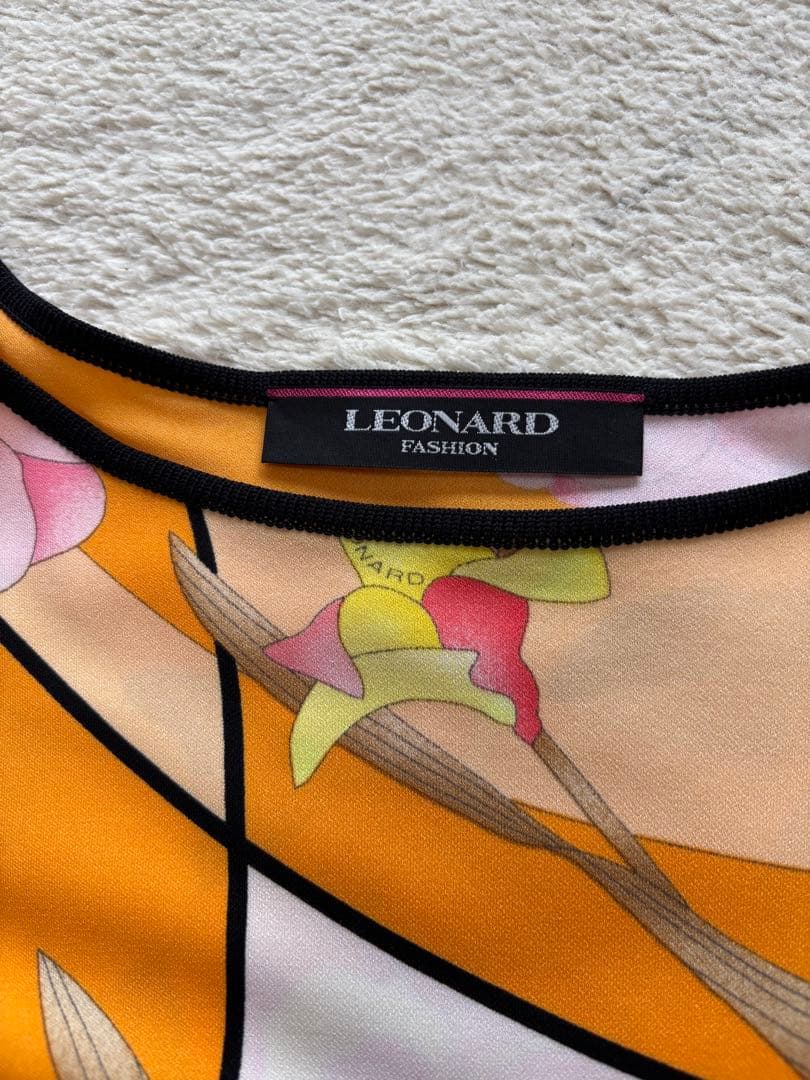 LEONARD 新品未使用フラワープリントワンピース半袖　ひざ丈