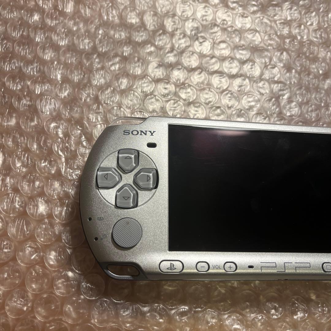 psp 3000 本体、バッテリー、充電ケーブル、メモリーカード　動作品