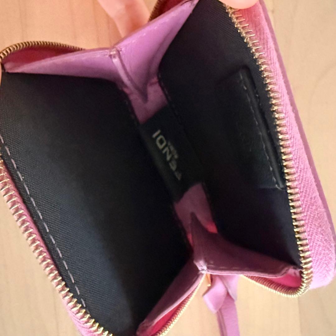 FENDI ピンク 二つ折り財布