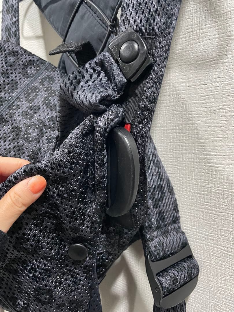 美品 BABYBJÖRN ベビービョルン MINI アンスラサイトレパード