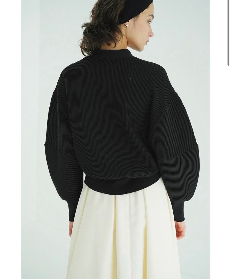 クラネ CURVED SLEEVE KNIT CARDIGAN