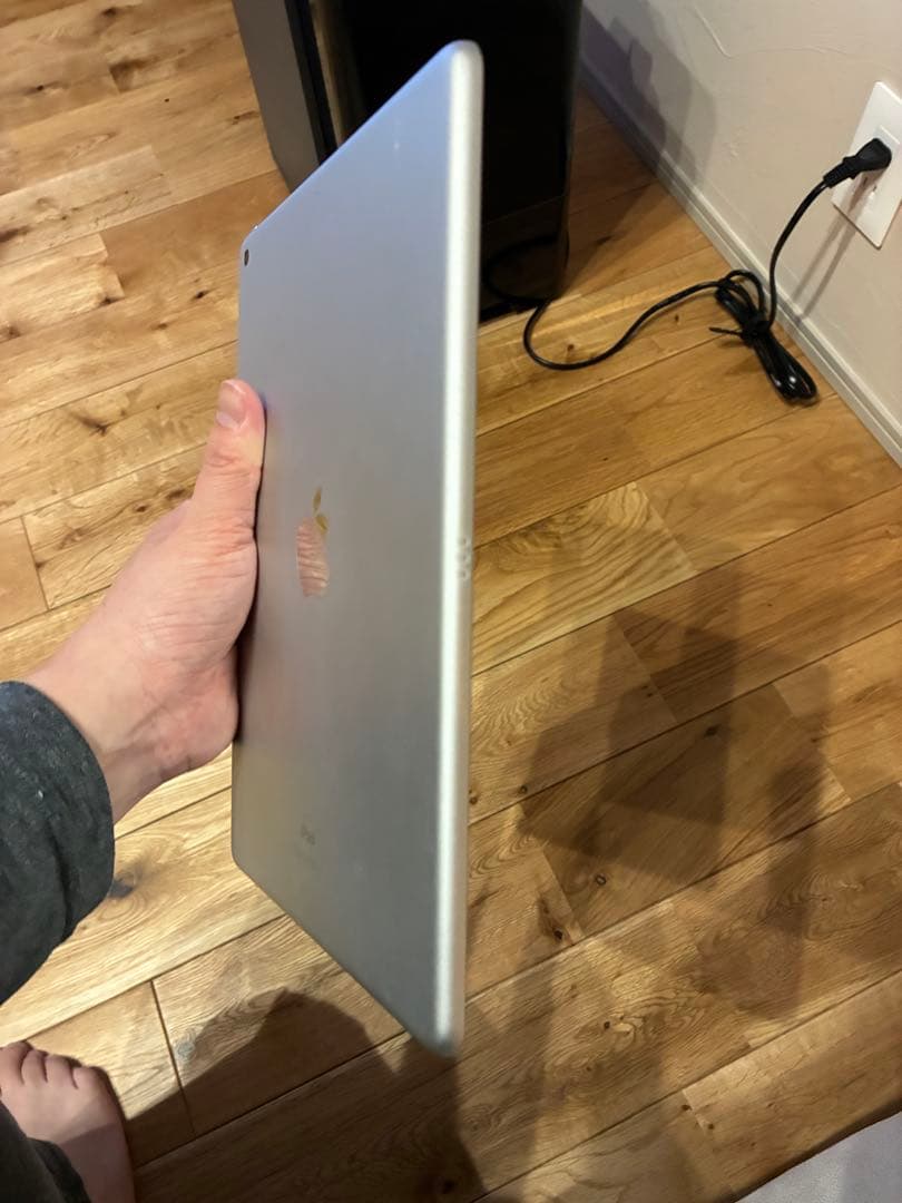 美品　付属品有　iPad (第9世代) シルバー 本体　64GB