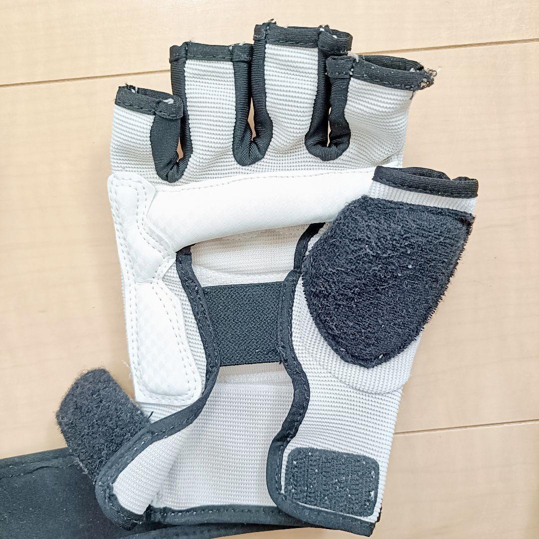 LAVAロゴ入りバーネス用グローブ&シューズMサイズ　匿名配送　即購入大歓迎