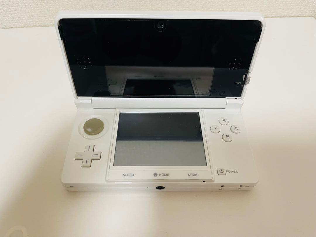 NINTENDO 3DS ホワイト ソフト・SDカード付属