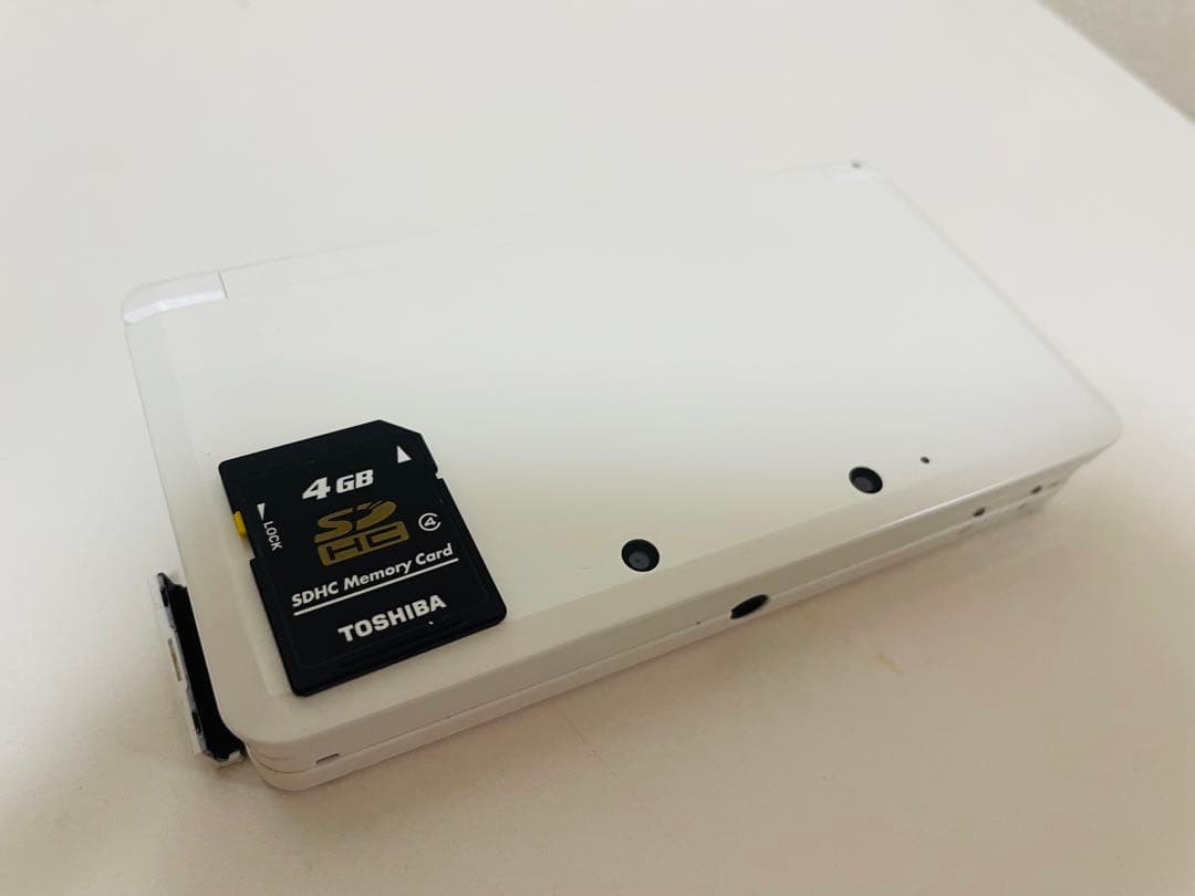 NINTENDO 3DS ホワイト ソフト・SDカード付属