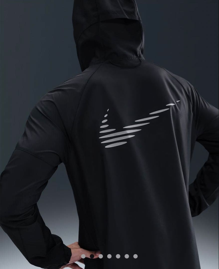 NIKEナイキ　ランニングジャケット　ウィンドブレーカー　黒　ブラック　L 新品