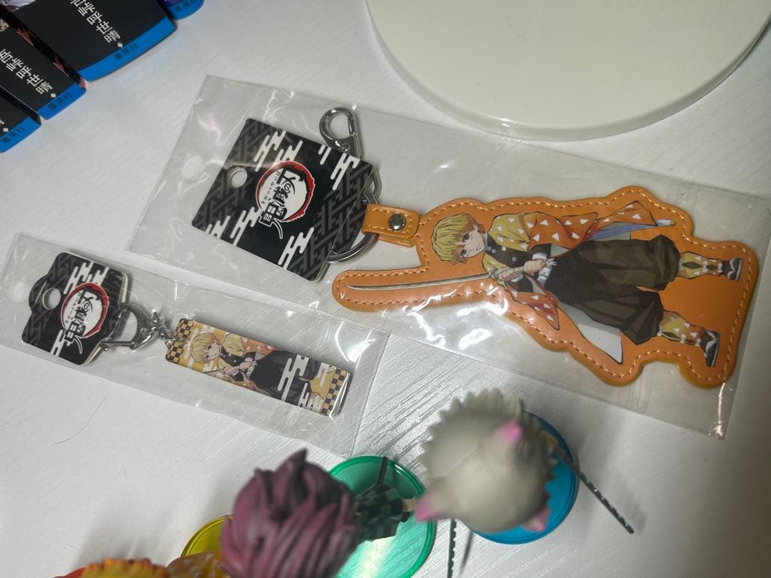 鬼滅の刃全巻とグッズ等いろいろまとめて