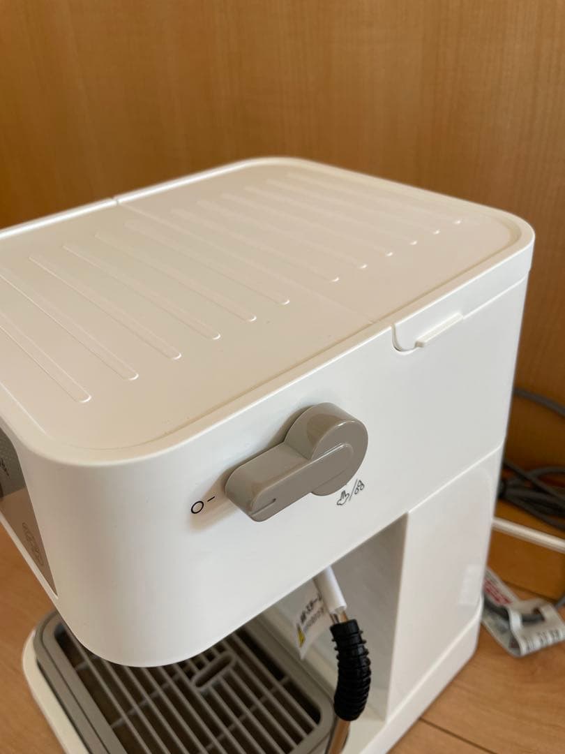 De'Longhi エスプレッソマシン ホワイト