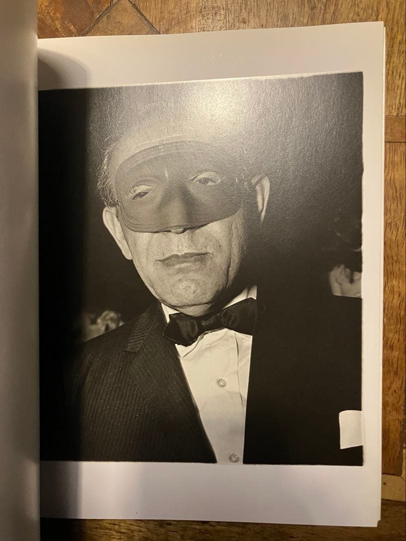ダイアンアーバスDiane arbus 25周年記念版　写真集