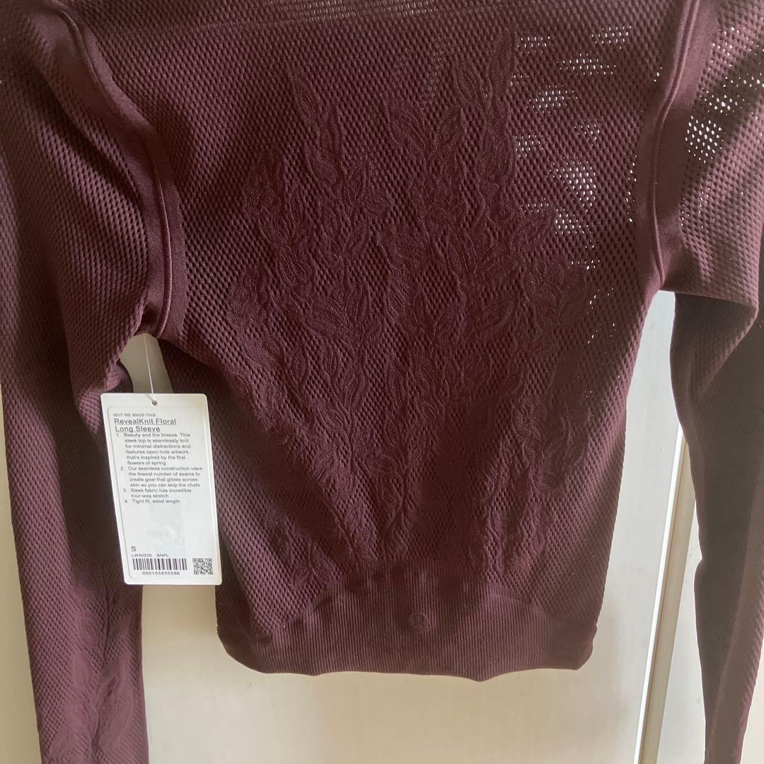 新品タグ付きRevealKnit フローラル長袖シャツ