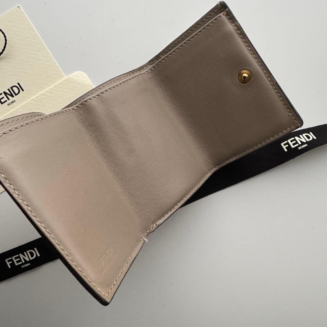 【美品】 271 FENDI フェンディ 3つ折り財布