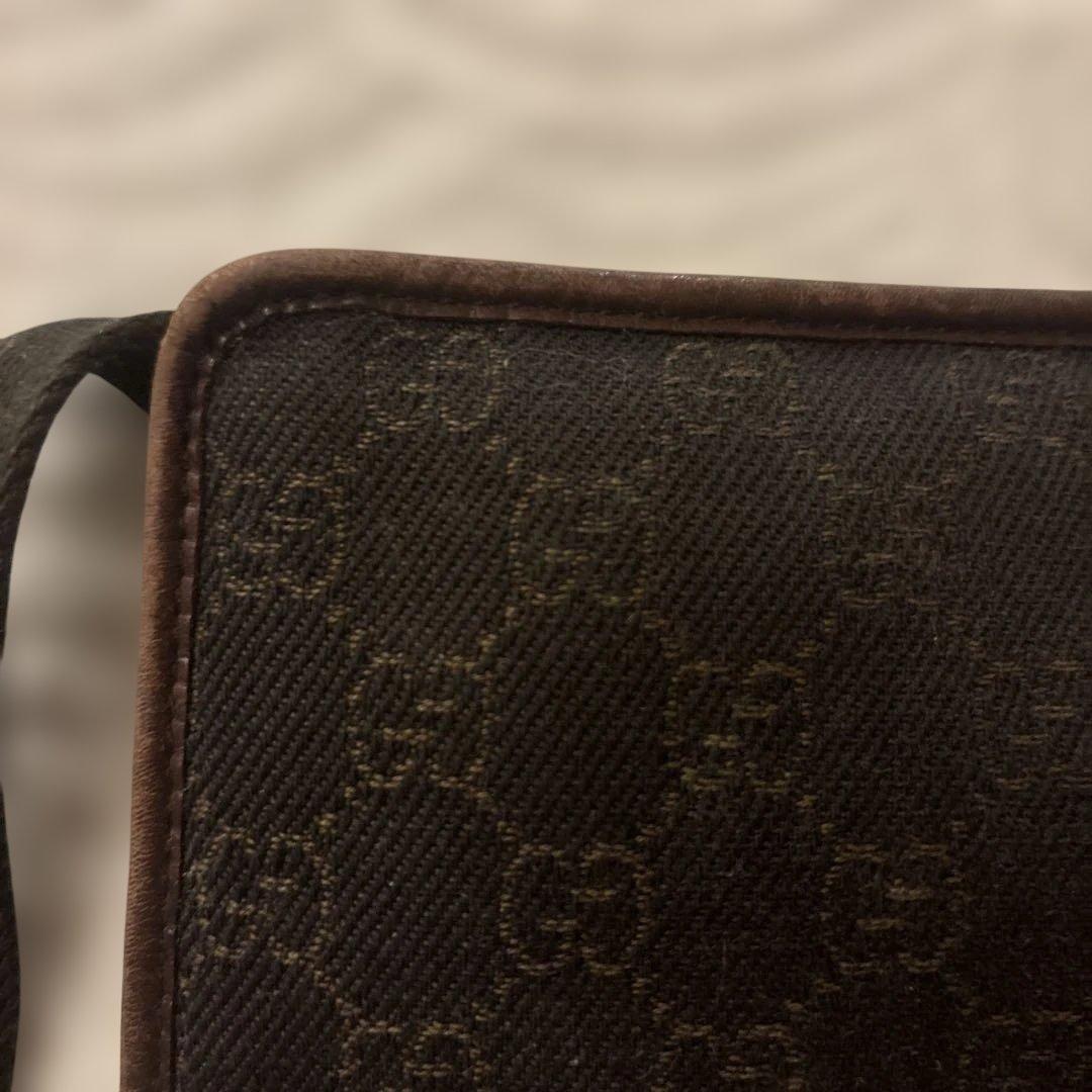 GUCCI ショルダーバッグ　茶色