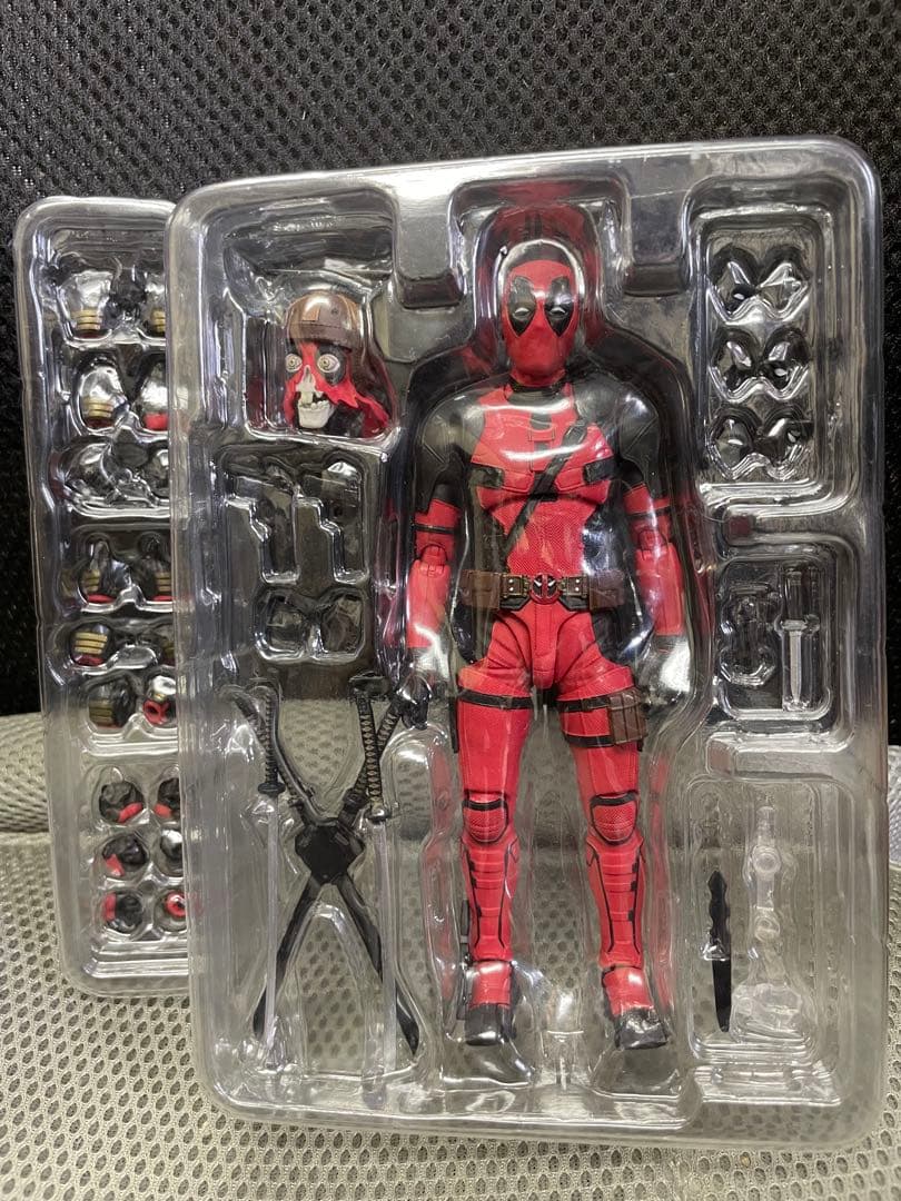 デッドプール フィギュアーツ