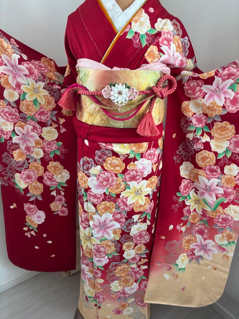 未使用品　しつけ糸付き　正絹豪華振袖フルセット　刺繍　大輪　花　成人式