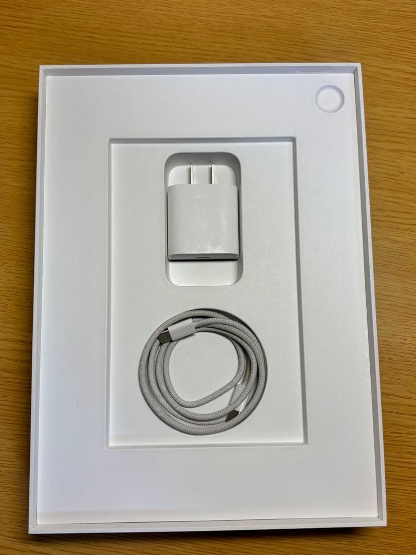 Apple iPad 第10世代 WiFi 64GB シルバー 箱・ケーブル付き
