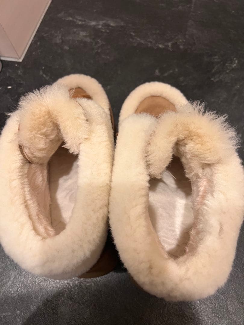 UGG レースアップ ブーツ