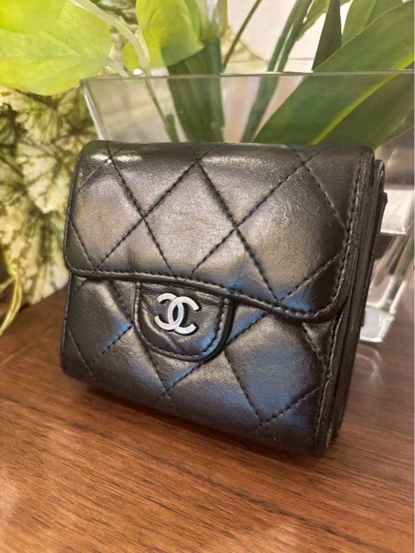 CHANEL ブラック マトラッセ　 二つ折り財布　コンパクト　正規品　美品