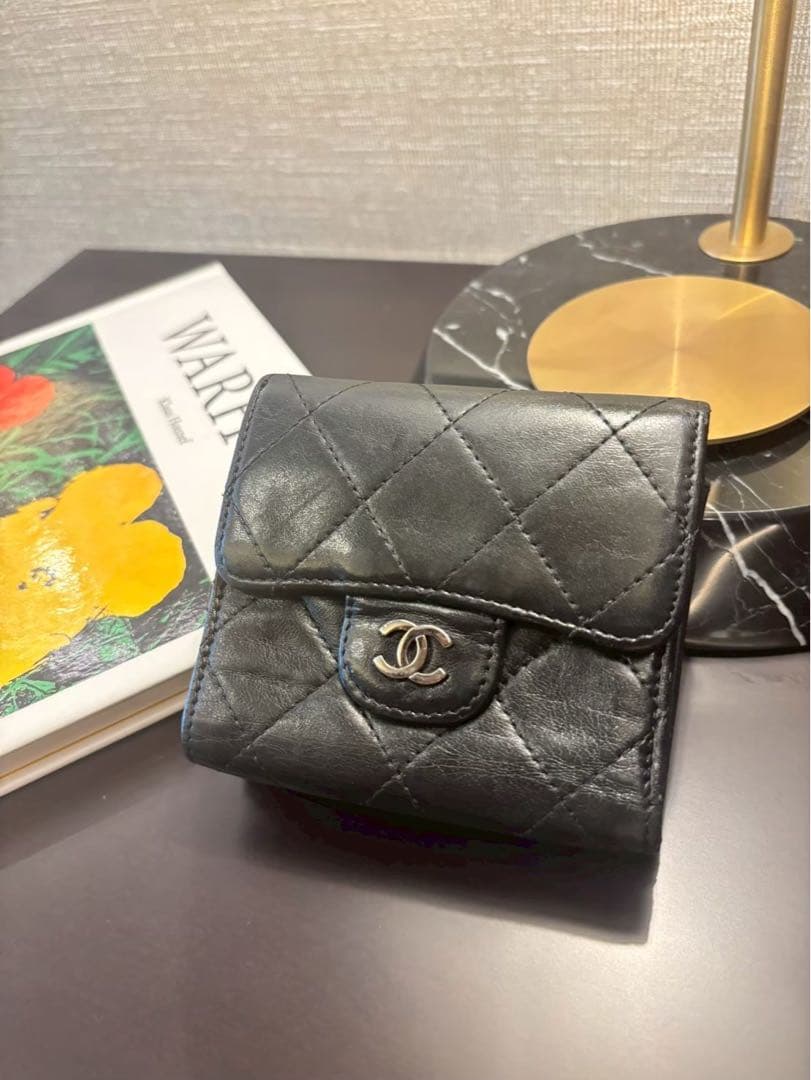 CHANEL ブラック マトラッセ　 二つ折り財布　コンパクト　正規品　美品
